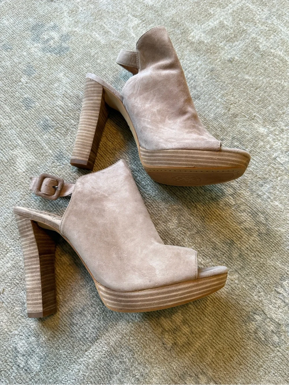 Vince Camuto Taupe Suede Peep-Toe Platform Heels NEW with Box Size 11